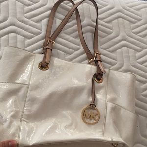 White MK purse with matching wallet